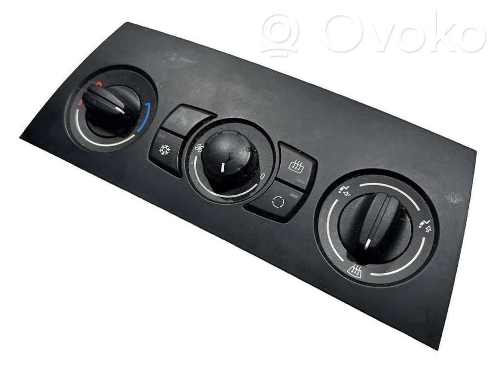 Gaisa kondicioniera / klimata kontroles / salona apsildes vadības bloks (salonā)