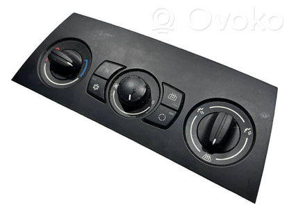 Gaisa kondicioniera / klimata kontroles / salona apsildes vadības bloks (salonā)