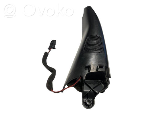 Augsto frekvenču skaļrunis (-i) priekšējās durvīs