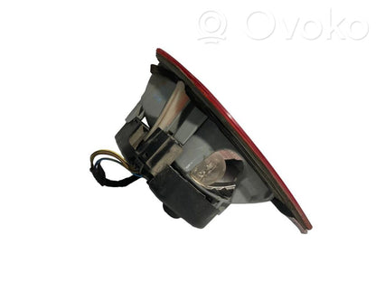 Aizmugurējais lukturis pārsegā