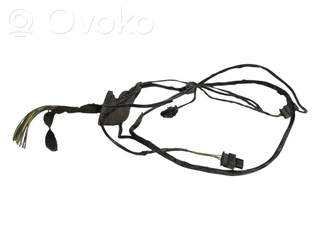 Parkošanas (PDC) sensoru vadu instalācija