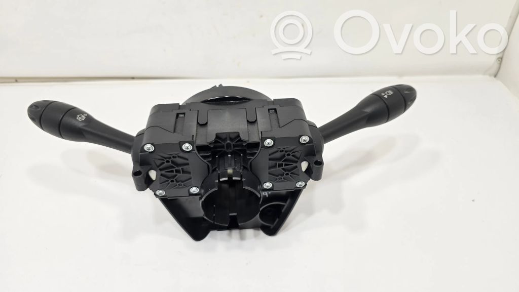 Pagrieziena signālu / lukturu sviria