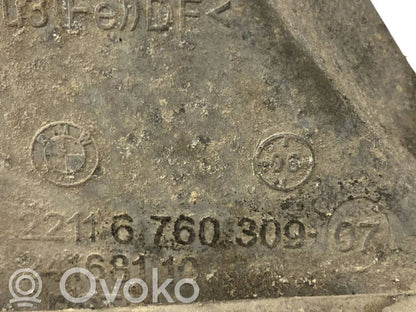 Engine mounting bracket