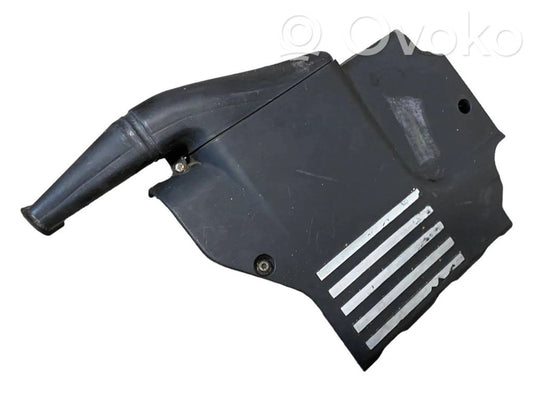 Dzinēja pārsegs (dekoratīva apdare)