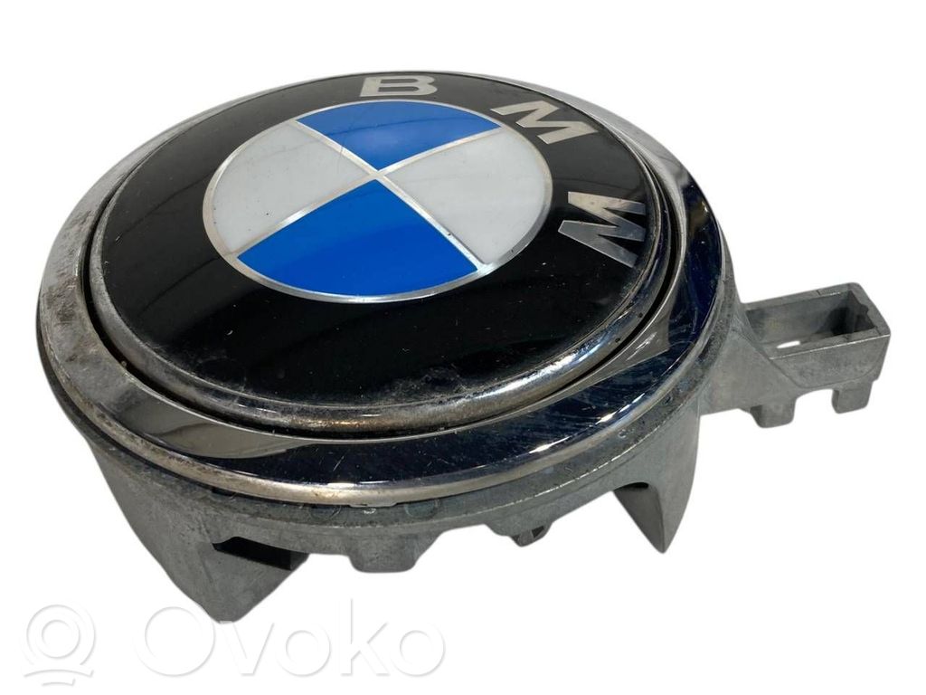 Aizvēršanas rokturis (aizmugurējā pārsega)