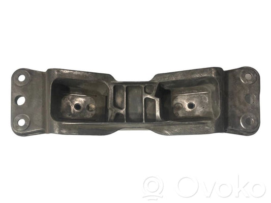 Transmission mounting bracket