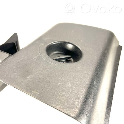 Aizmugurējā luktura detaļa