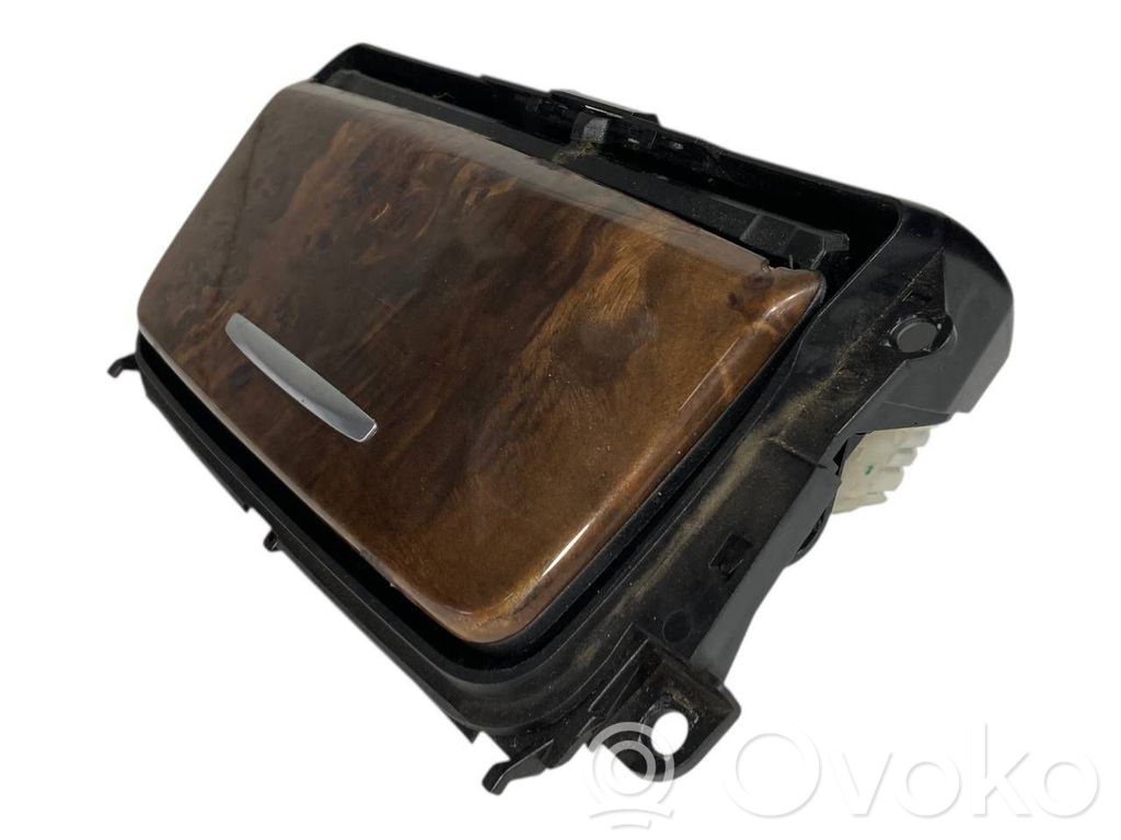 Salona dekoratīvās apdares komplekts