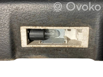 Priekšējo durvju apdare