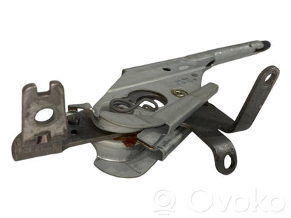 Rokas bremzes mehānisms (salonā)