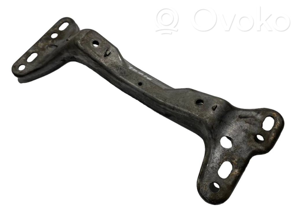 Pārnesumkārbas stiprinājuma kronšteins