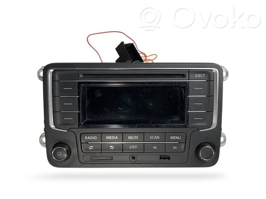 Radio / CD/DVD atskaņotājs / navigācija