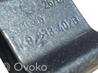 Aizmugurē augšējā vira (eņģe)