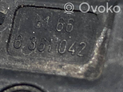 Mazgāšanas šķidruma smidzinātājs (-i) priekšējam logam