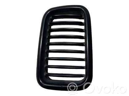 Apakšējais režģis (trīsdaļīgs)