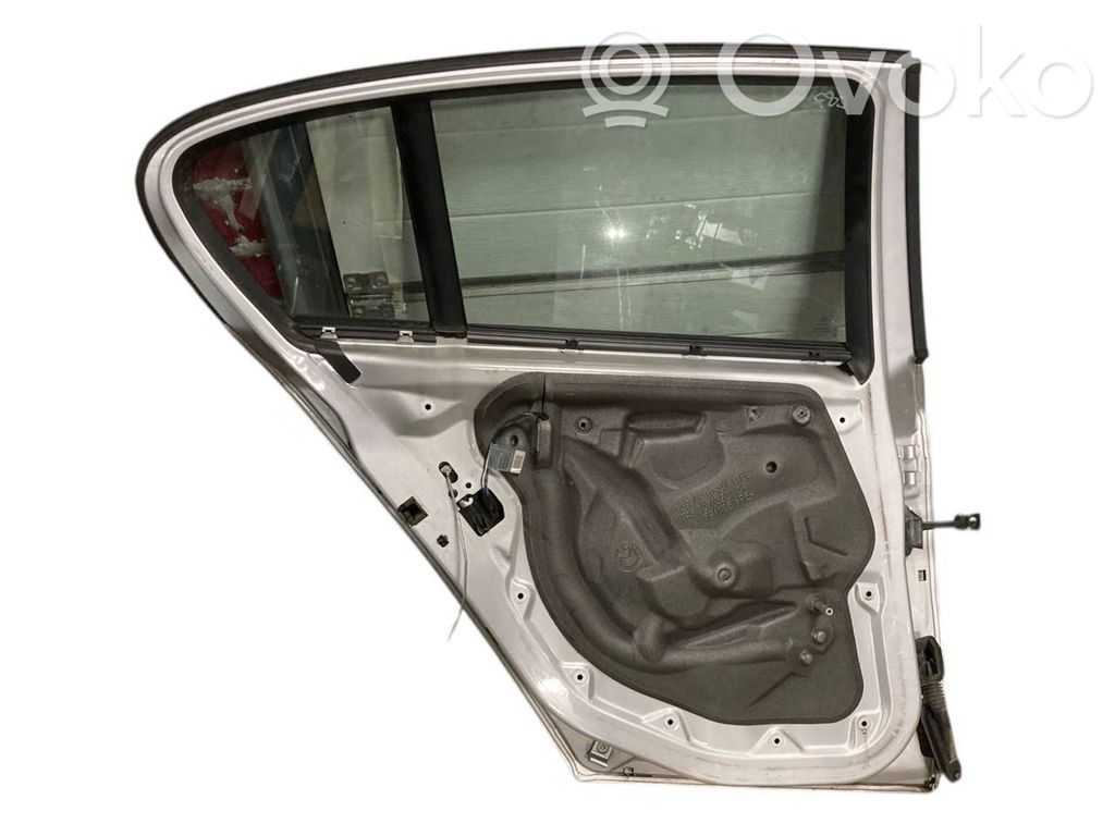 Aizmugurējās durvis