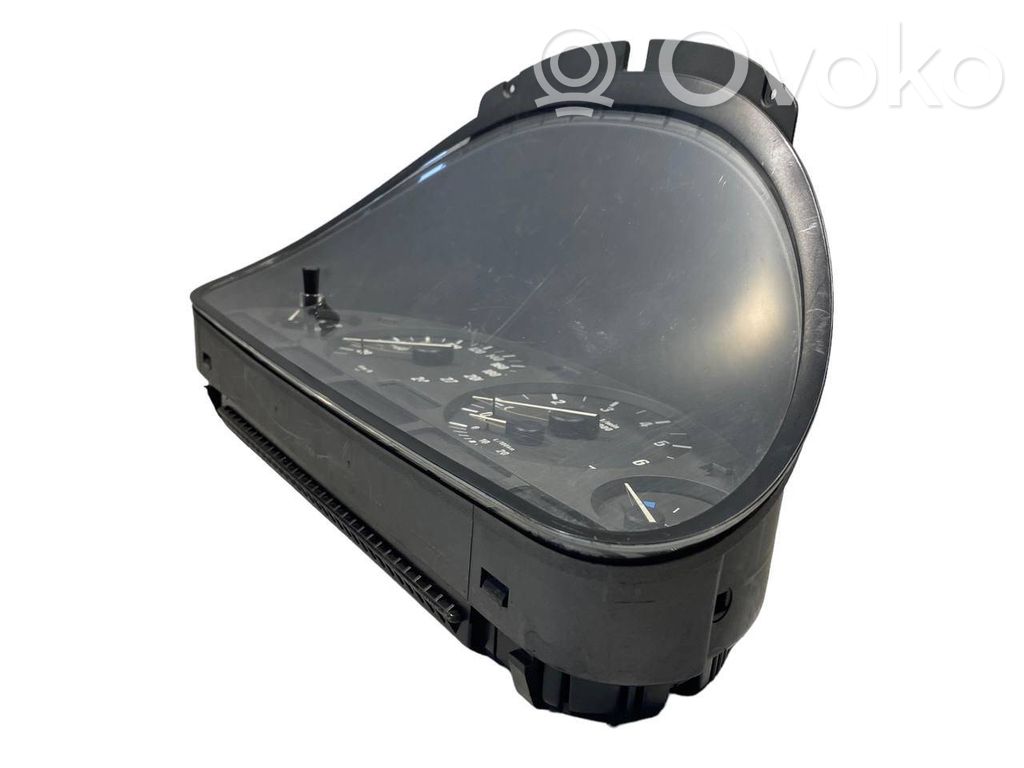 Speedometer (in the instrument panel)