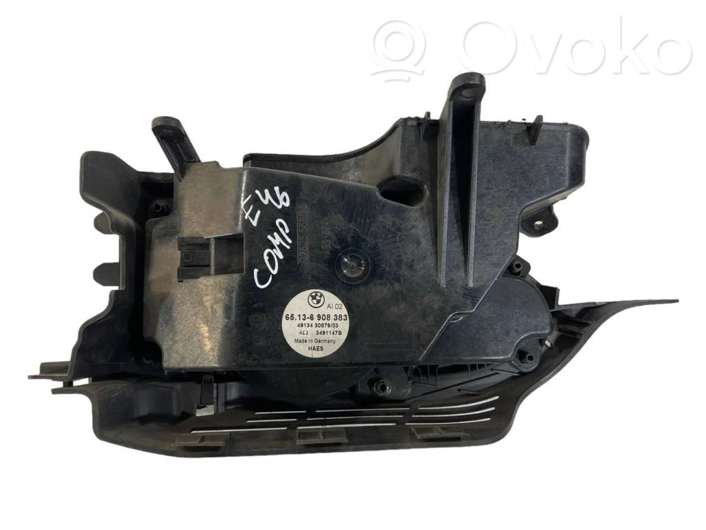 Skaļrunis (-i) aizmugurējā palodzē