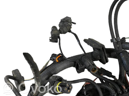 Dzinēja vadu instalācija