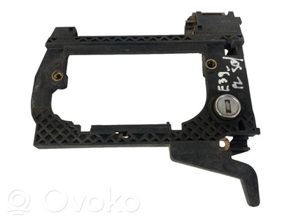Holder/bracket for external opening handle at the front