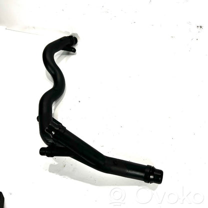 Caurulīte (-es) / šļūtene (-es)