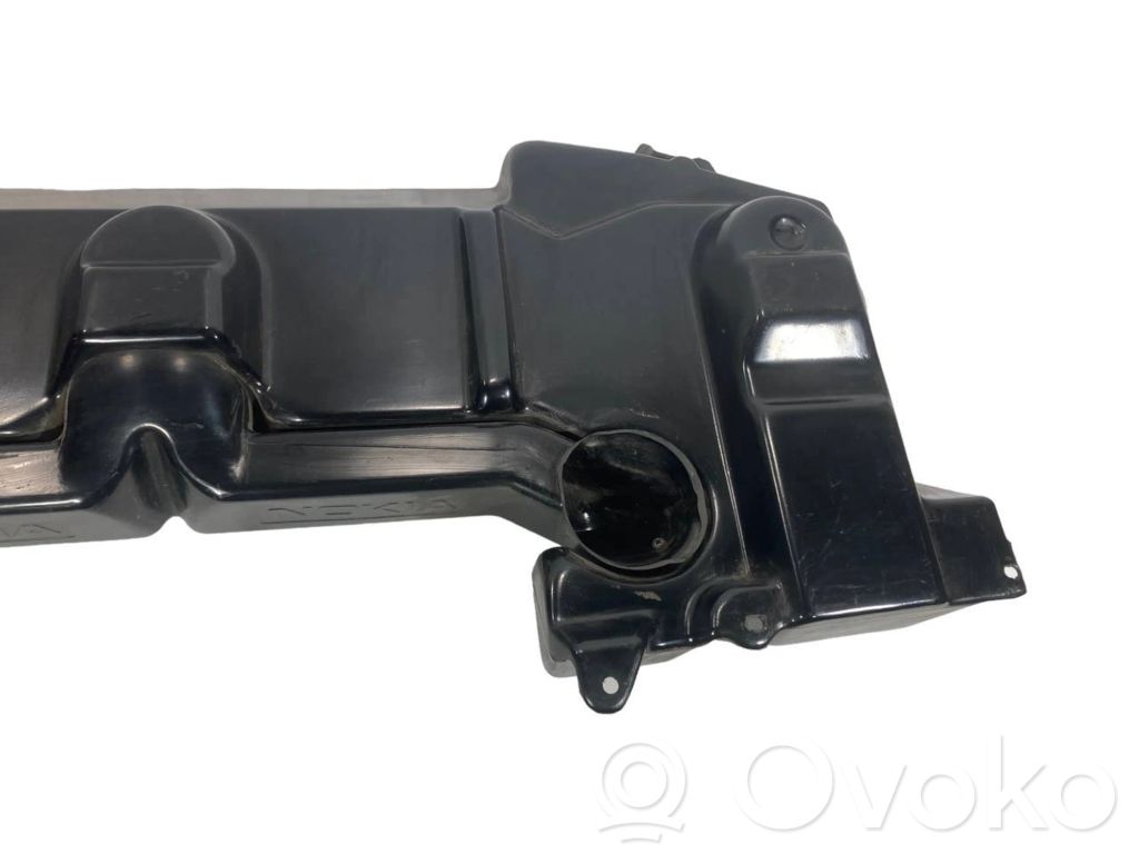 Skaļrunis (-i) aizmugurējā palodzē