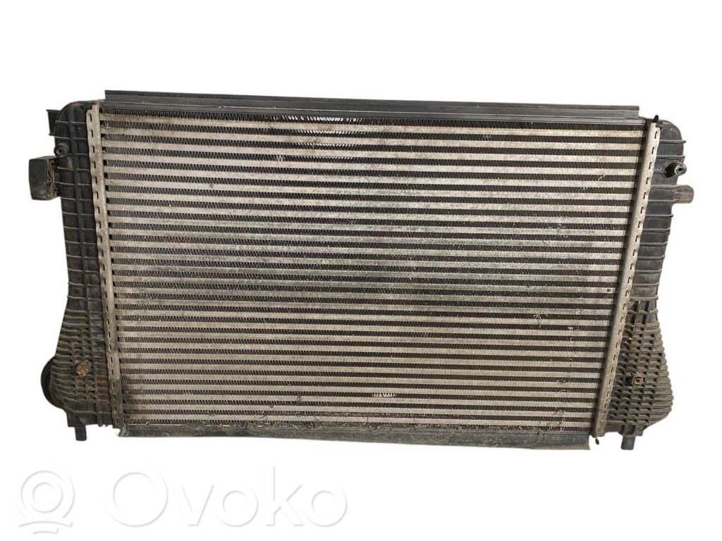 Starpdzesētāja radiators