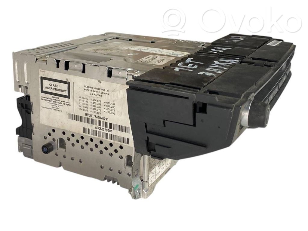 Radio / CD/DVD atskaņotājs / navigācija