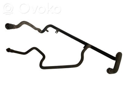 Caurulīte (-es) / šļūtene (-es)