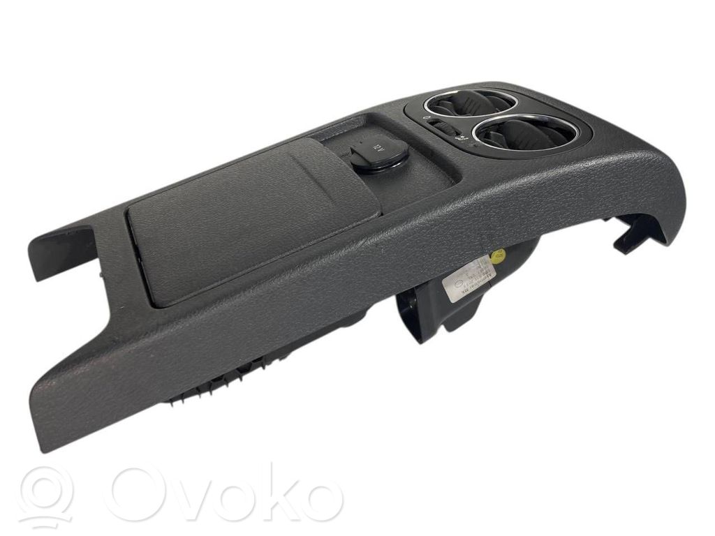 Aizmugurējā gaisa - ventilācijas reste