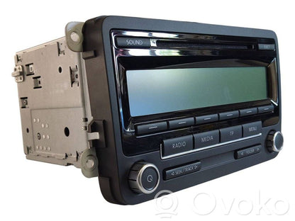 Radio / CD/DVD atskaņotājs / navigācija