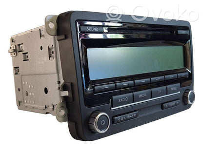 Radio / CD/DVD atskaņotājs / navigācija