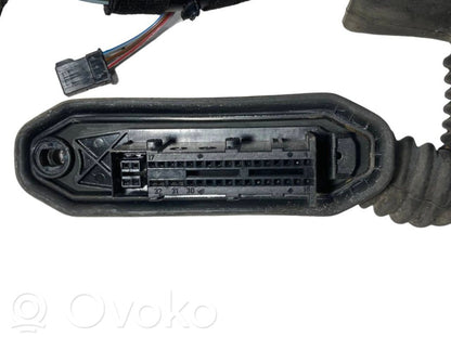 Priekšējo durvju vadu instalācija