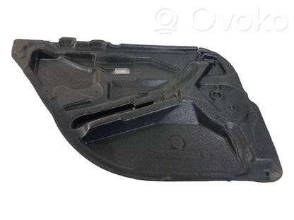 Cita veida aizmugurē durvju dekoratīvās apdares detaļas