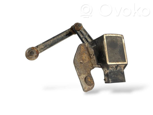 Augstuma sensors (priekšējo lukturu)