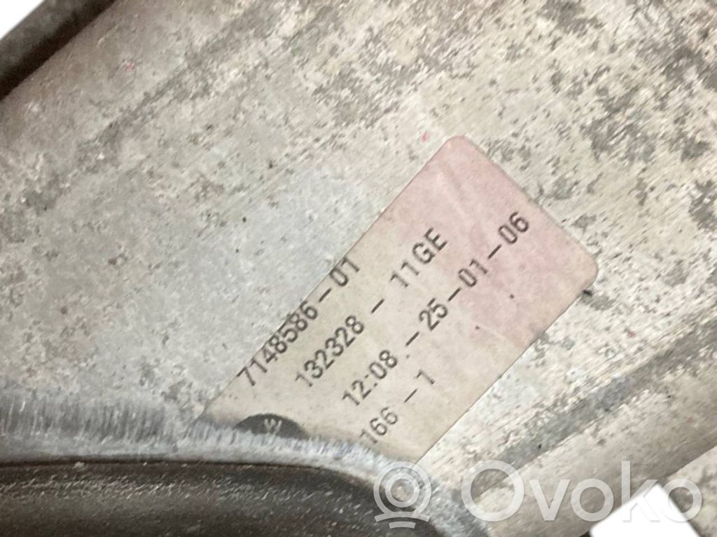 Priekšpusē bampera sija / balka