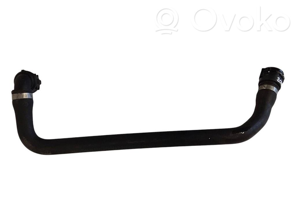 Caurulīte (-es) / šļūtene (-es)