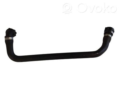 Caurulīte (-es) / šļūtene (-es)