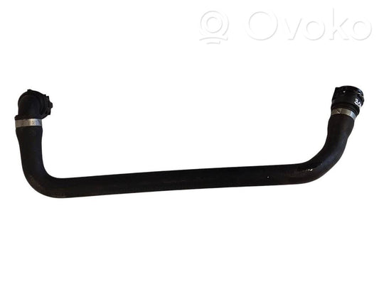 Caurulīte (-es) / šļūtene (-es)