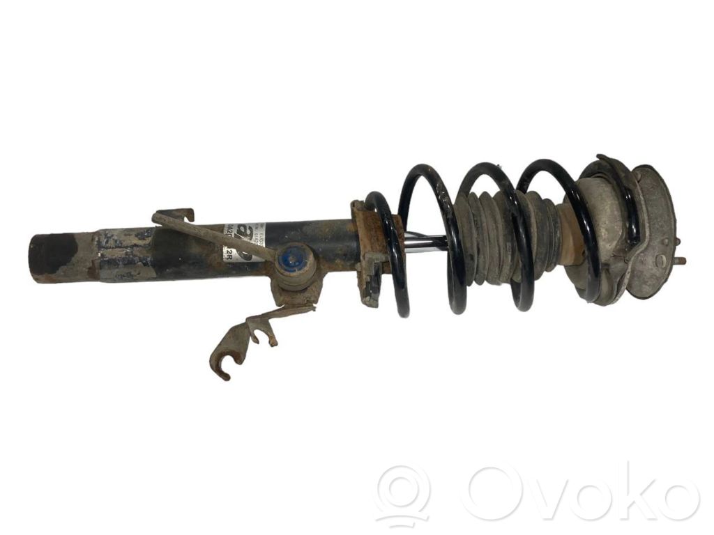 Priekšpusē amortizators ar atsperi