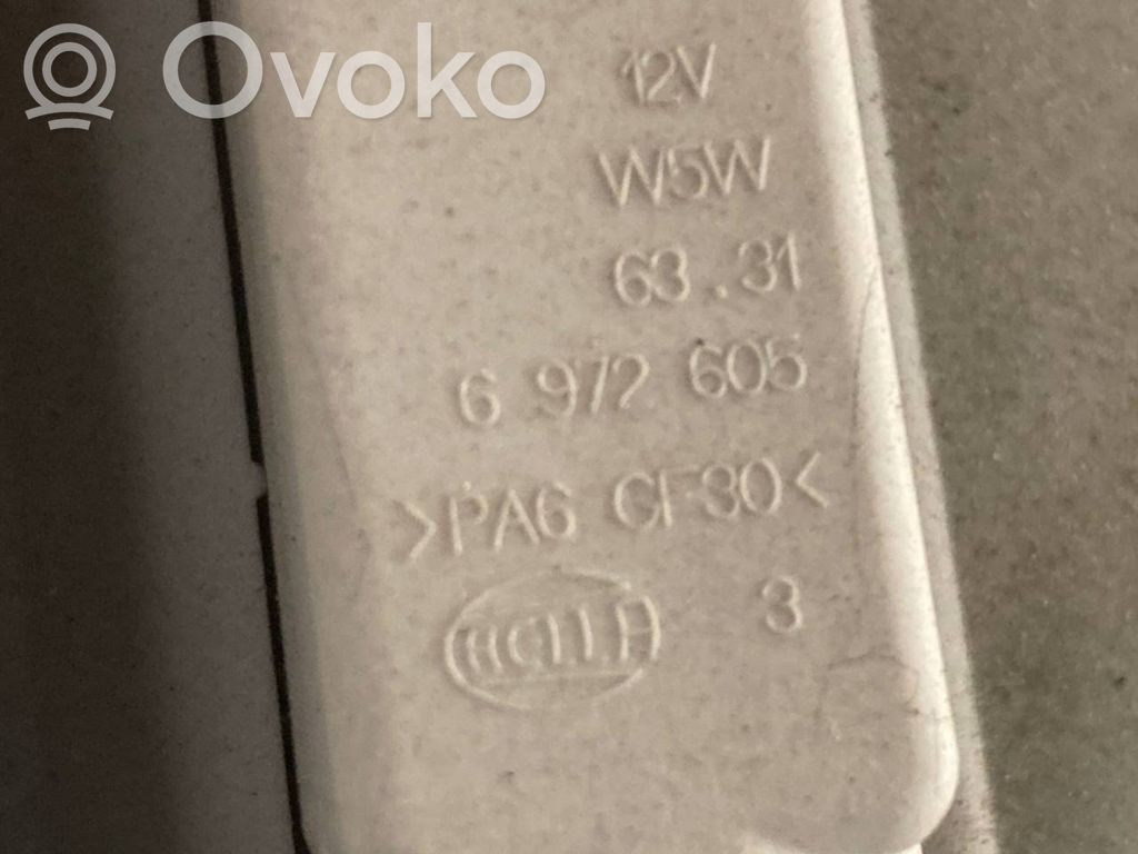 (D) statņa dekoratīvā apdare (augšdaļa)