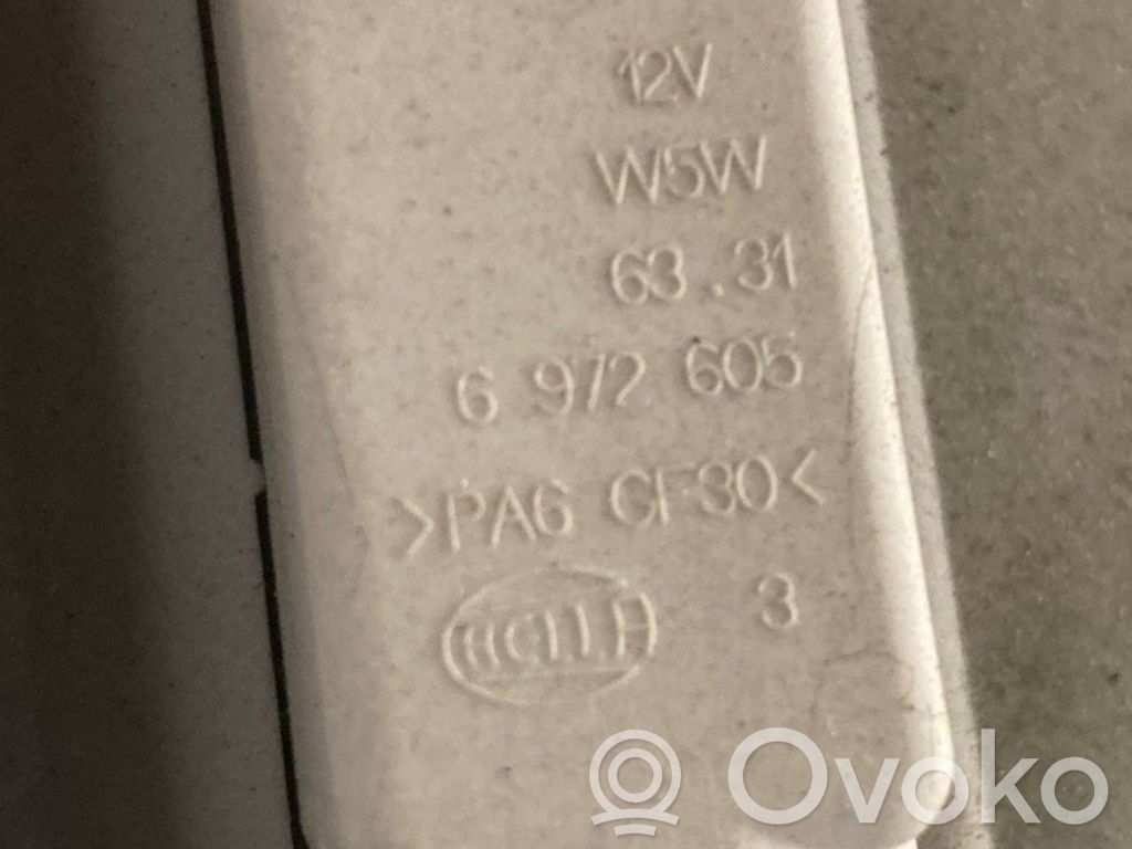 (D) statņa dekoratīvā apdare (augšdaļa)