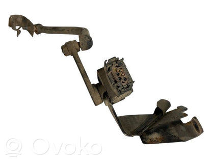 Augstuma sensors (priekšējo lukturu)