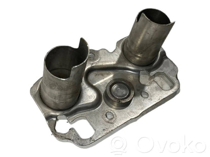 Cita veida dzinēja nodalījuma detaļa