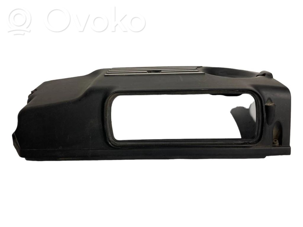 Dzinēja pārsegs (dekoratīva apdare)