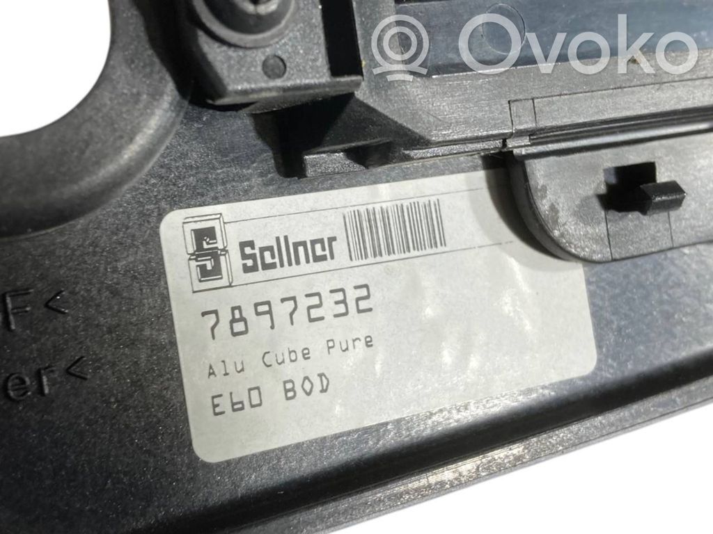 Salona dekoratīvās apdares komplekts