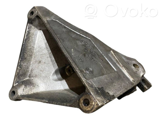 Dzinēja nostiprināšanas stiprinājums-kronšteins