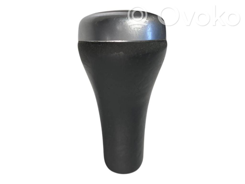 Ātrumu pārslēgšanas sviras dekoratīvā apdare (āda, uzgalis)