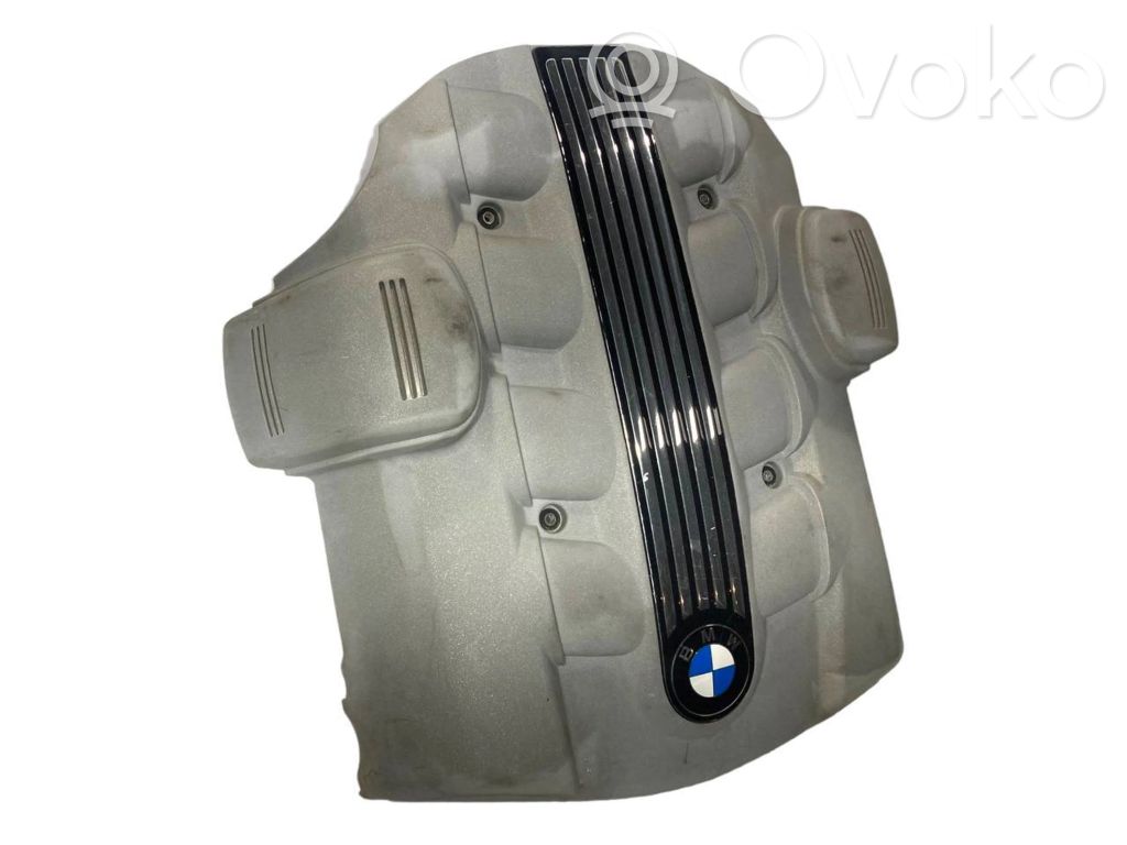 Engine cover (decorative trim)