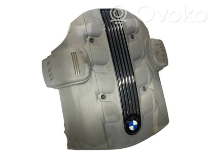 Engine cover (decorative trim)